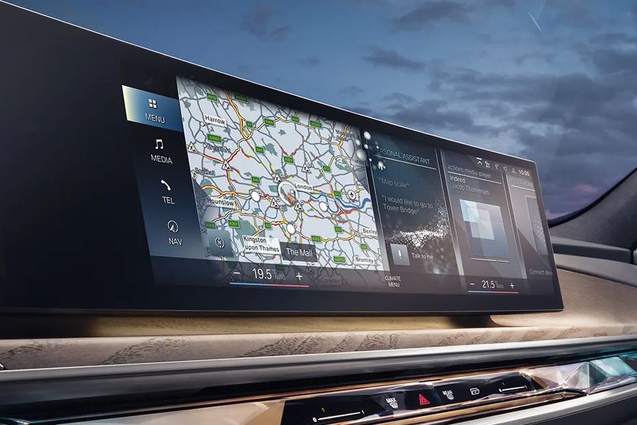 BMW i7 Touch Screen