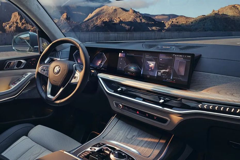 BMW X7 Dashboard View