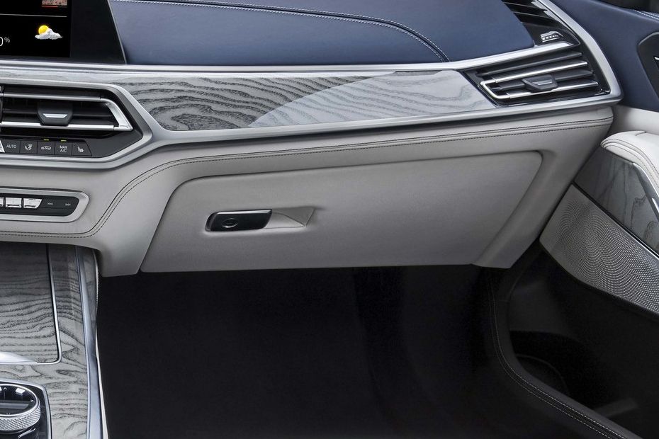 BMW X7 Glove Box BMW X7 Glove Box