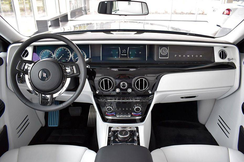 Rolls-Royce Phantom Dashboard View