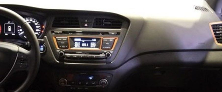 Stereo View of i20 Cross Sport