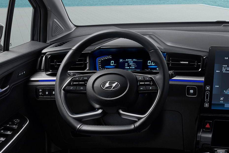 Hyundai Custin 2025 Interior & Exterior Images, Colors & Video Gallery ...