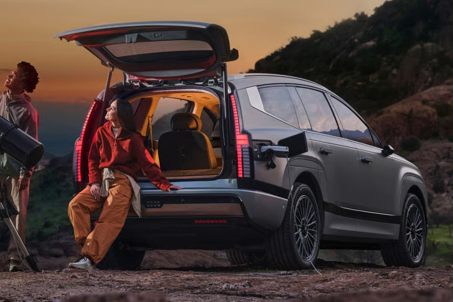 Hyundai Ioniq 9 Trunk Open Hyundai Ioniq 9 Trunk Open