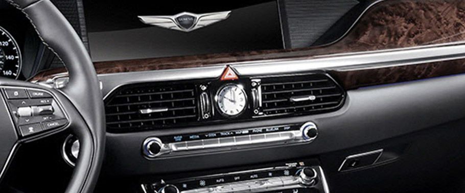 clock in Hyundai Genesis1