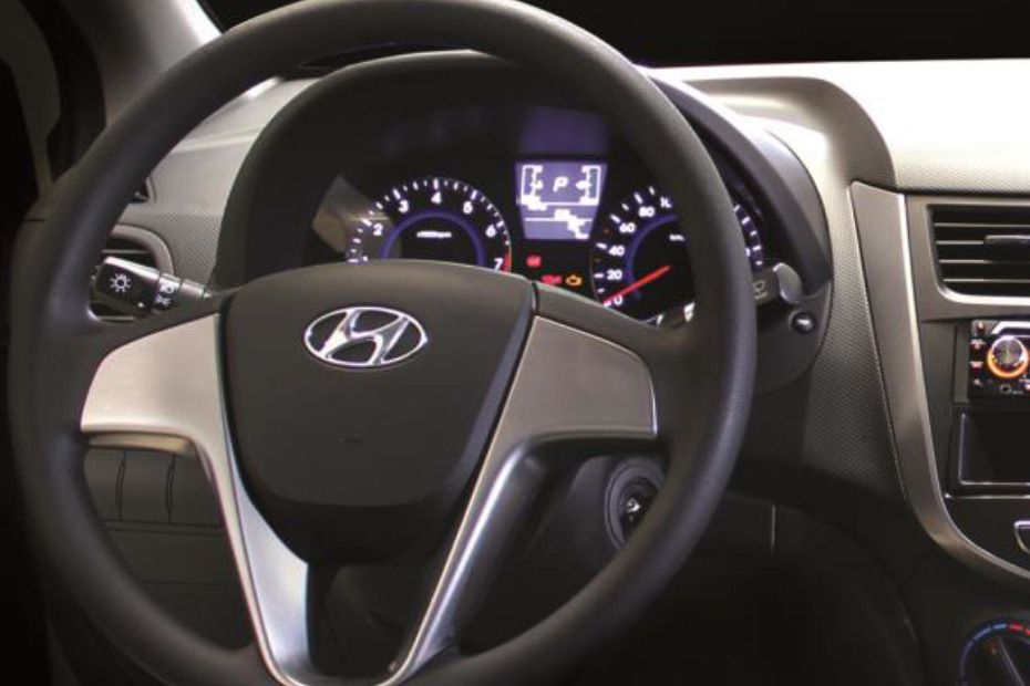 Hyundai Accent Hatch Steering Wheel