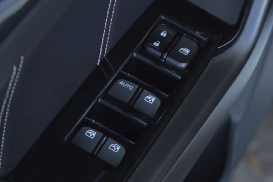 BAIC M60 Drivers Side In Side Door Controls