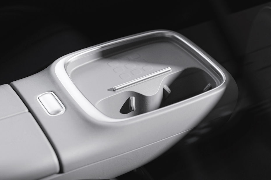 Aion UT Front Cup Holder