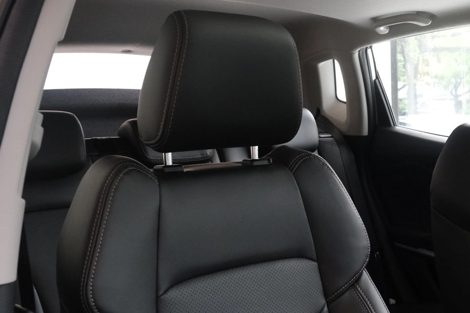 CS15 Front Seat Headrest