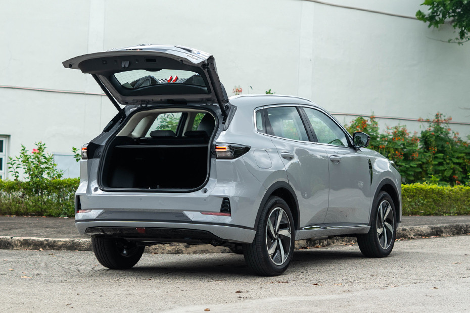 Nevo Q05 PHEV Trunk Open