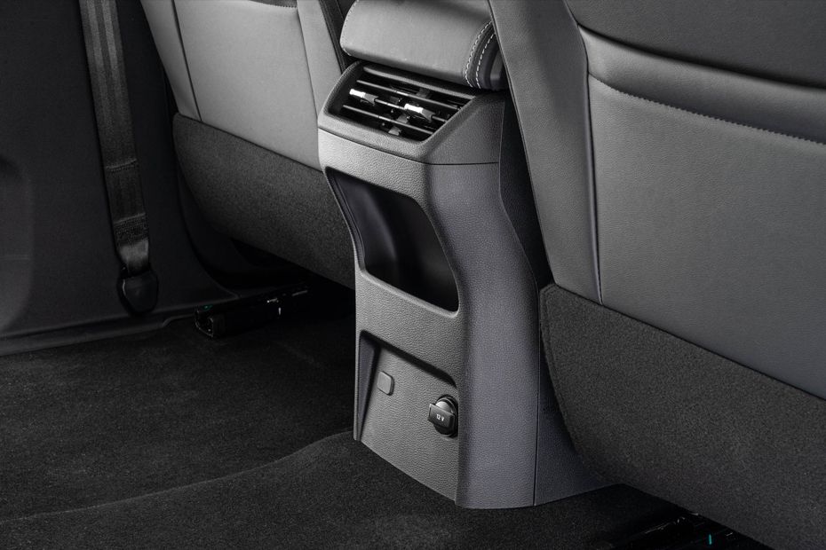 Grand Avenue Rear AC Controls