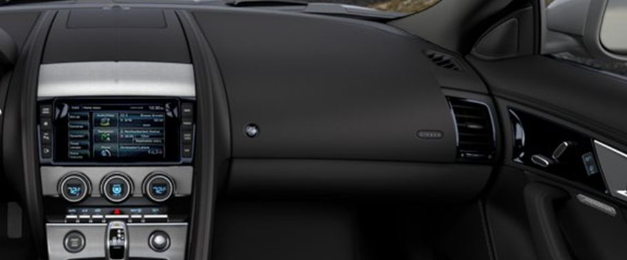 Jaguar F-Type Coupe R AWD Glove Box