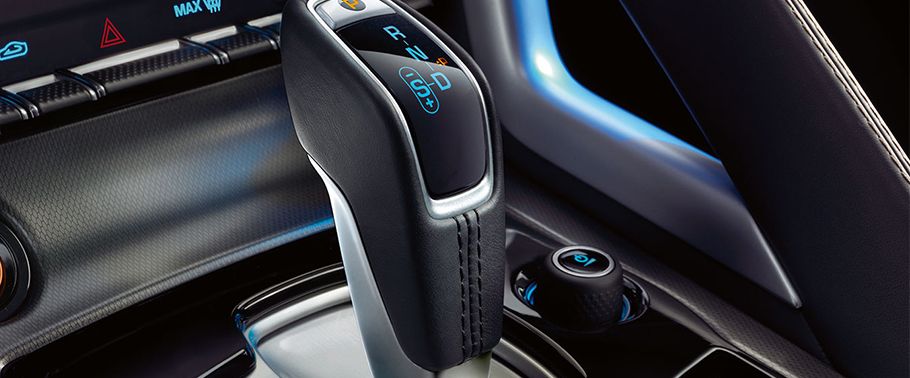 Jaguar F-Type Convertible R AWD Gear Shifter