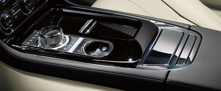 Jaguar XJ Premium Luxury LWB Gear Shifter