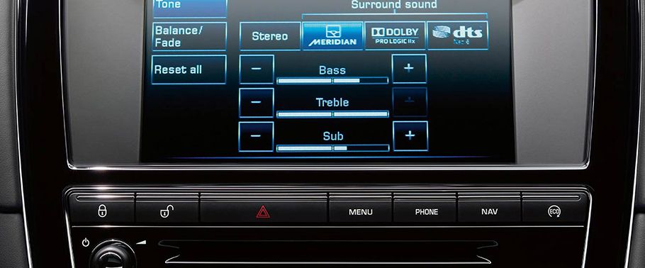 Stereo View of XJ Premium Luxury SWB