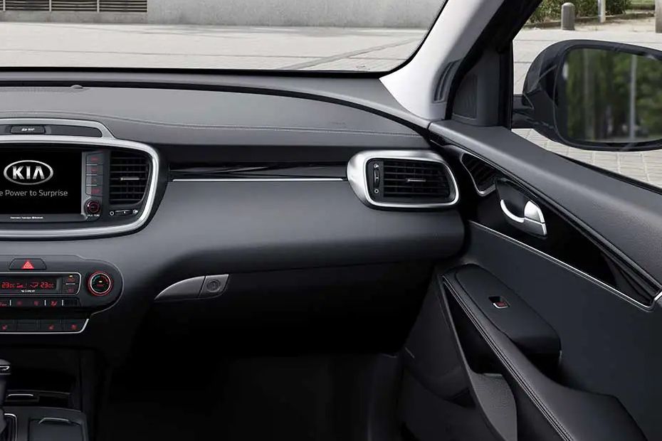 Kia Sorento (2017-2021) Passengers View Kia Sorento (2017-2021) Passengers View