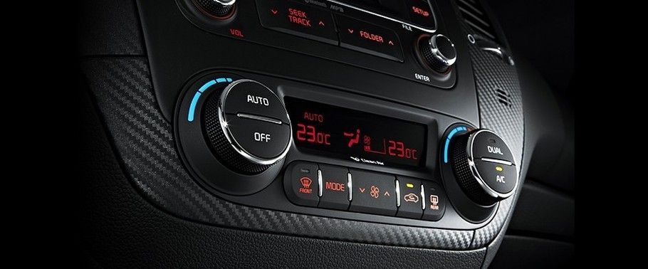 Front AC Controls of Kia Forte Koup