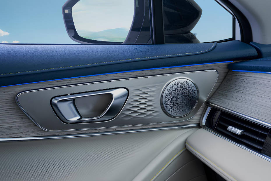 door handle interior of Omoda E5 door handle interior of Omoda E5