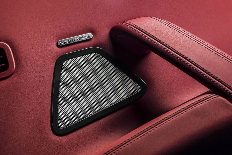 Maserati Quattroporte Speakers View