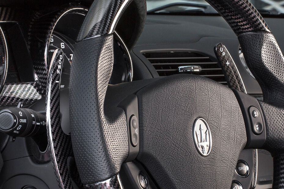 Maserati GranCabrio Multi Function Steering Maserati GranCabrio Multi Function Steering