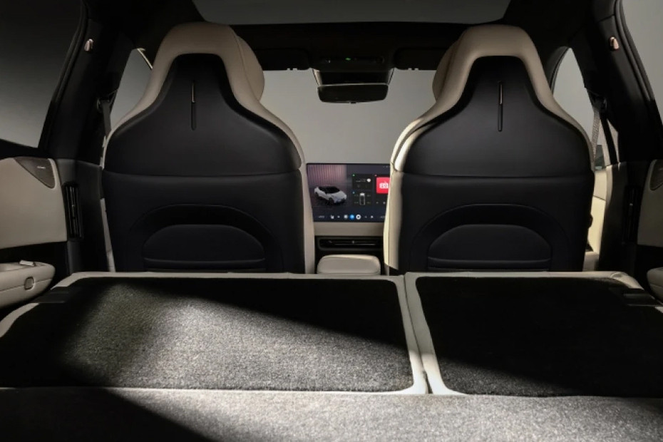 Lynk & Co 02 Folding Seats Folding Seats of Lynk & Co 02