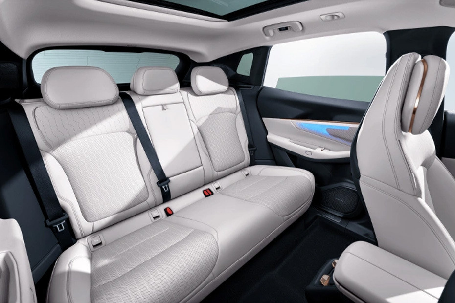Lynk & Co 08 EM-P Rear Seats