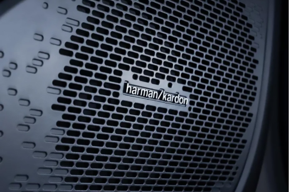 Speakers View of Lynk & Co 08 EM-P