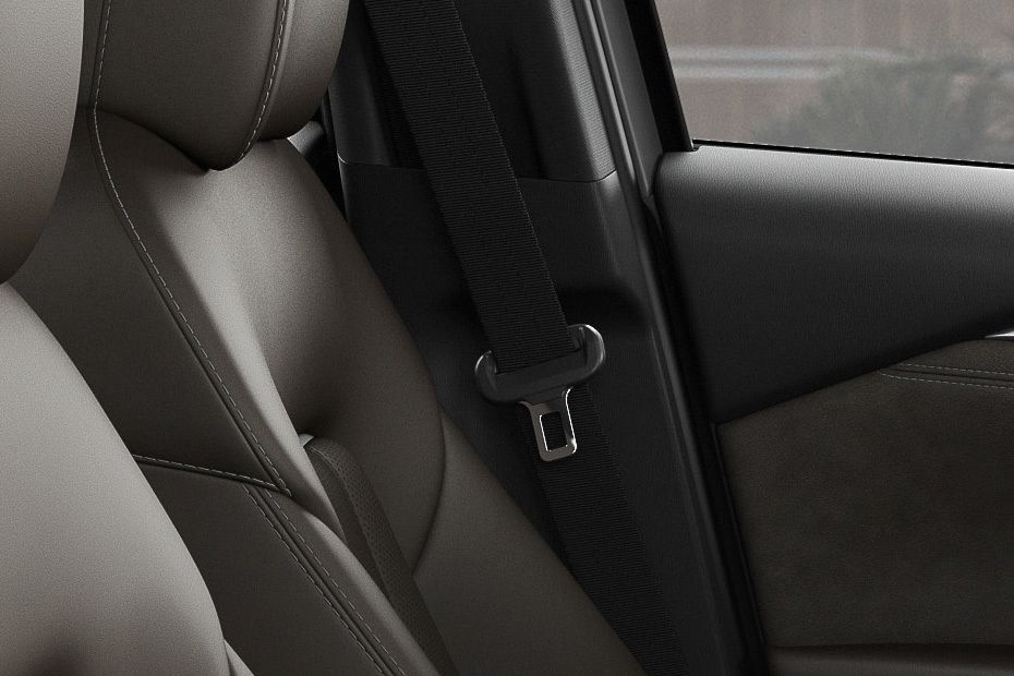 6 Sedan Seat Belt