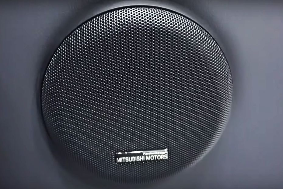 Mitsubishi L300 Speakers View