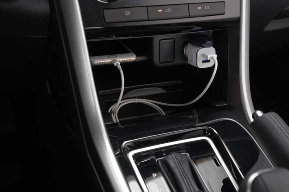 Power Accessories Outlet View of Mitsubishi Xpander Cross Power Accessories Outlet View of Mitsubishi Xpander Cross