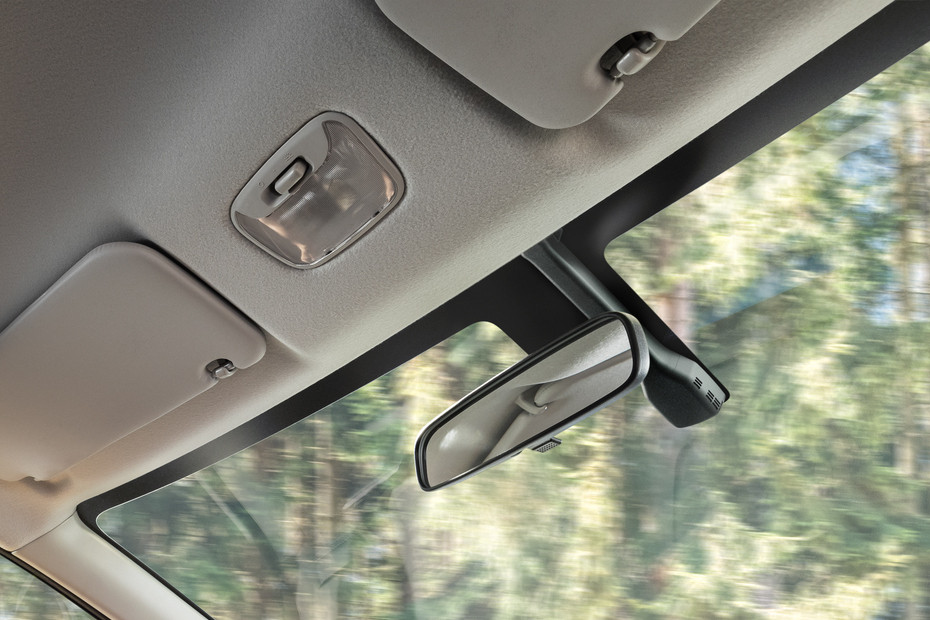 Xpander Cross Courtesy Lamps