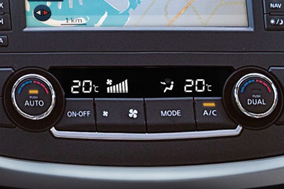 Front AC Controls of Nissan Altima