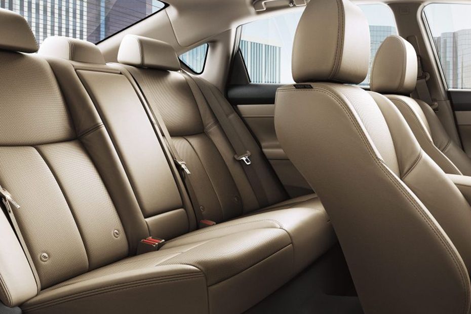 Nissan Altima Interior & Exterior Images, Colors & Video Gallery