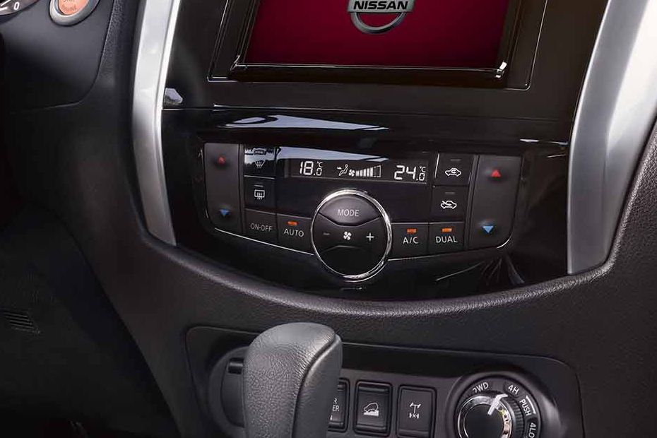 Front AC Controls of Nissan Terra (2019-2020)