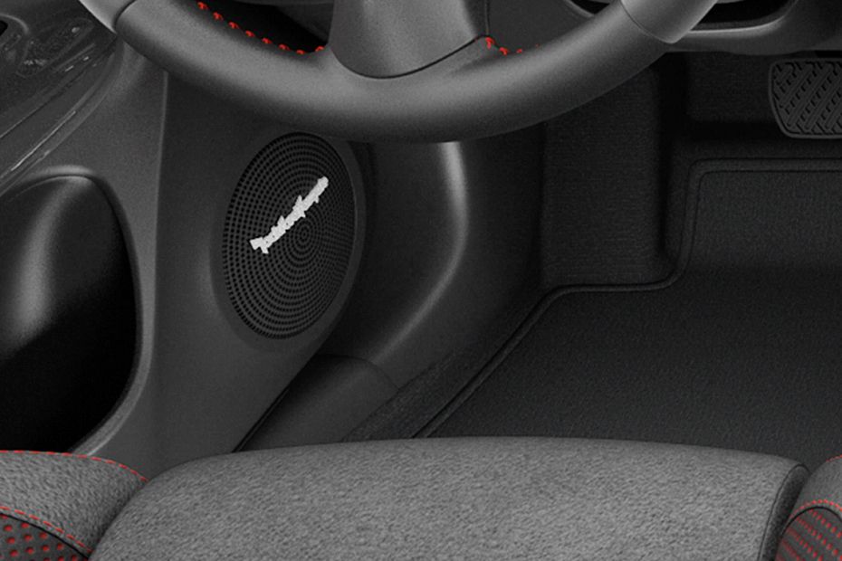 Nissan Juke (2016-2020) Speakers View Speakers View of Nissan Juke (2016-2020)