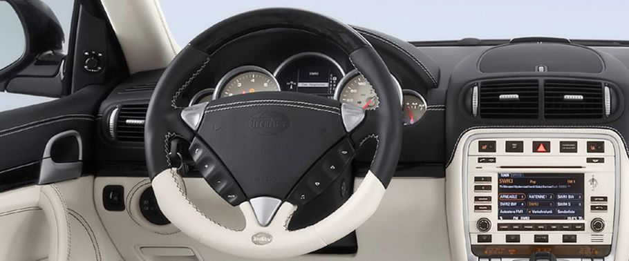 Porsche Cayenne S E-Hybrid Steering Wheel