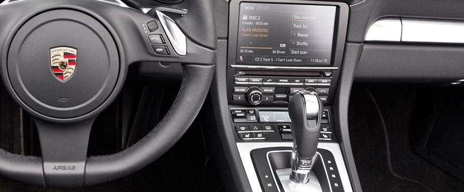 911 Carrera GTS Cabriolet Center Console