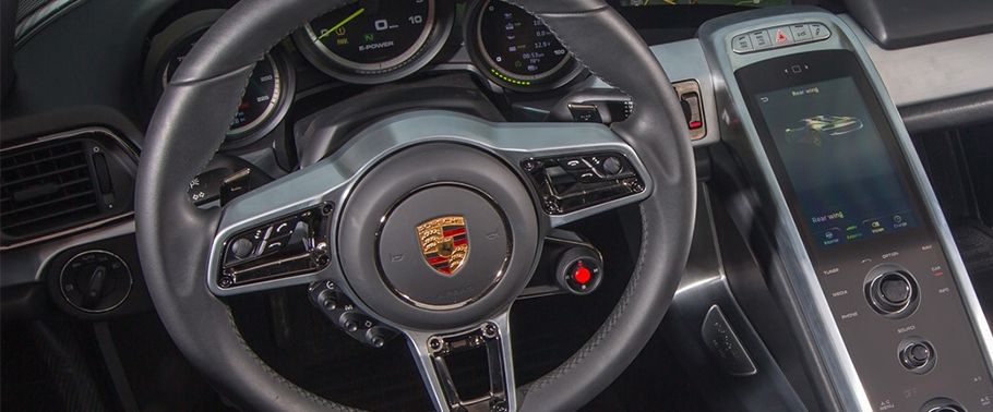 Porsche 918 Spy Steering Wheel