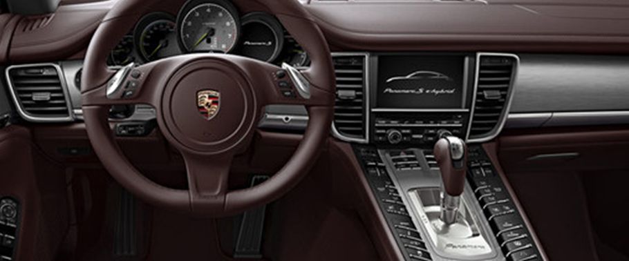 Porsche Panamera 4 Steering Wheel