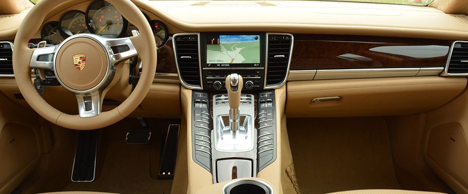 Dashboard View of Panamera S
