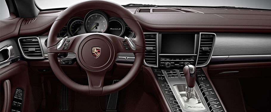 Porsche Panamera S E-Hybrid Steering Wheel