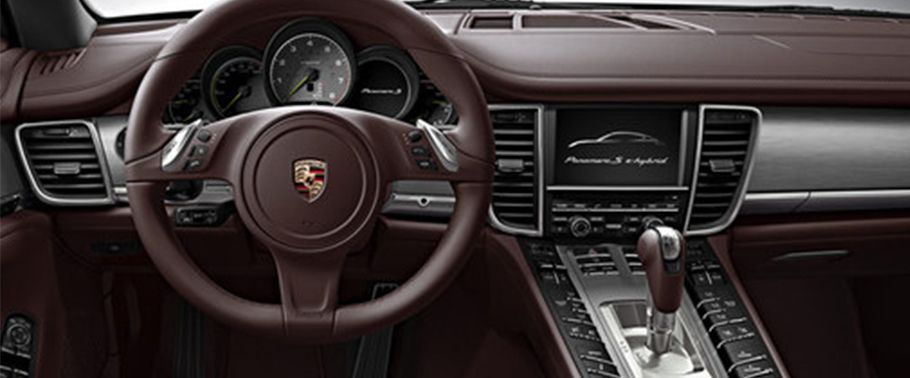 Porsche Panamera 4S Steering Wheel