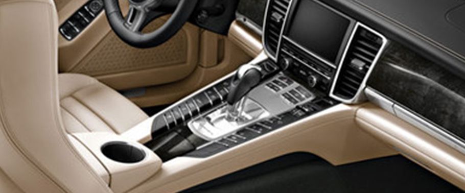 Panamera 4S Executive Front Center Divider