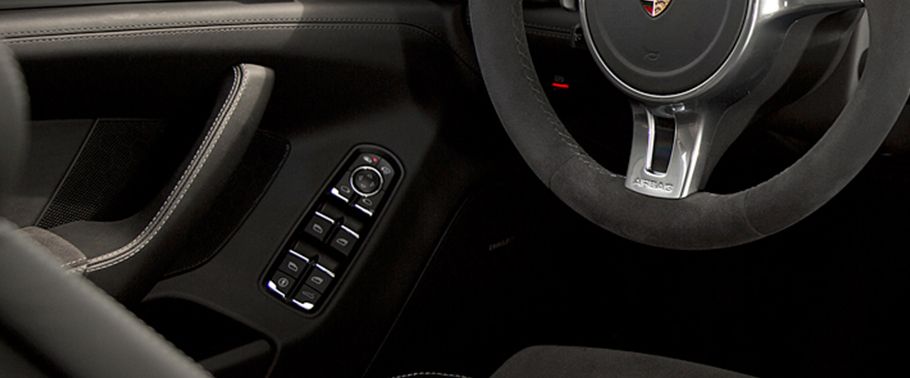 Porsche Panamera GTS Drivers Side In Side Door Controls