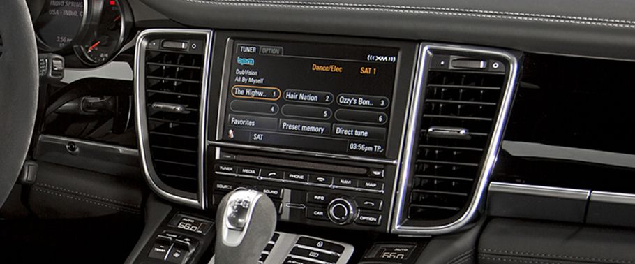 Front AC Controls of Porsche Panamera GTS