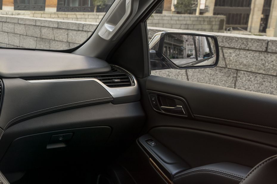 door handle interior of Chevrolet Tahoe (2015-2021) door handle interior of Chevrolet Tahoe (2015-2021)