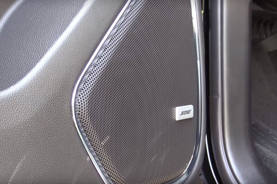 Speakers View of Chevrolet Tahoe (2015-2021) Speakers View of Chevrolet Tahoe (2015-2021)