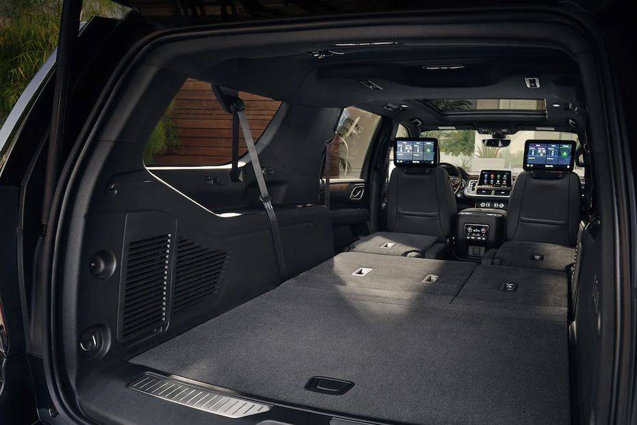 Chevrolet Suburban 2022 Interior & Exterior Images - Suburban 2022 Pictures