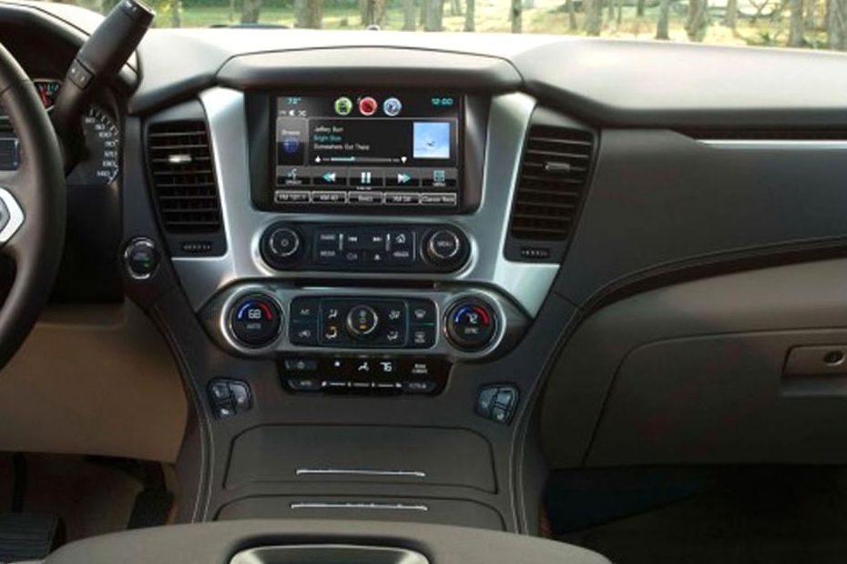 Chevrolet Suburban (2015-2021) Interior & Exterior Images - Suburban  (2015-2021) Pictures
