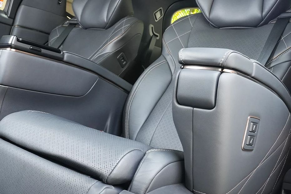 Toyota Alphard Rear Seats
