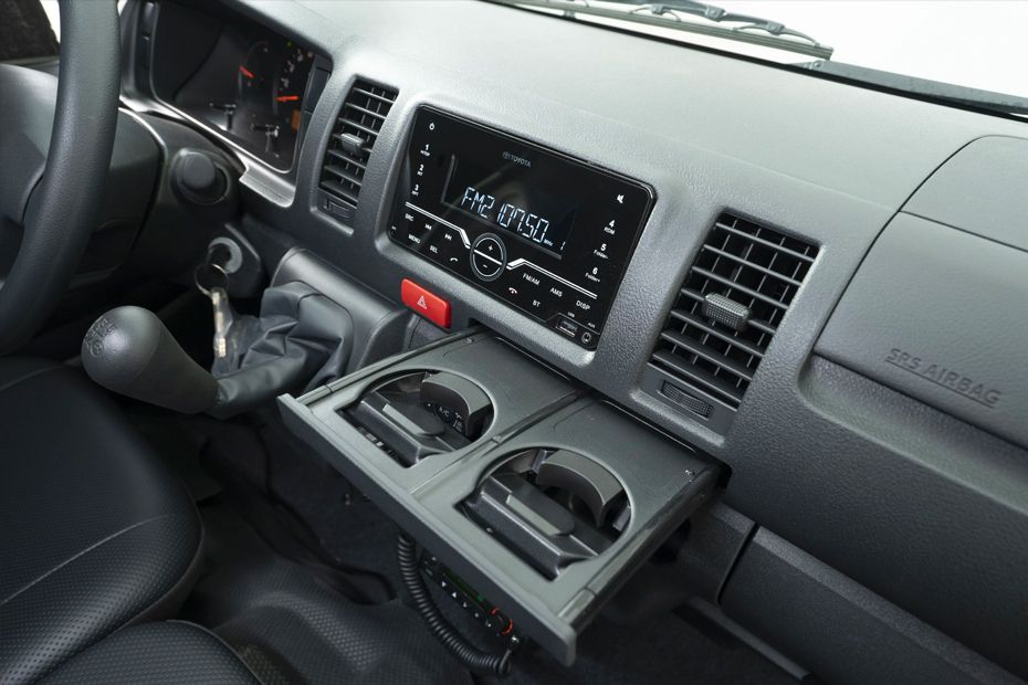 Toyota Hiace Stereo View